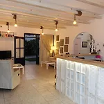 Popi Aparthotel 3*