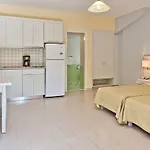 Popi מלון דירות 3*