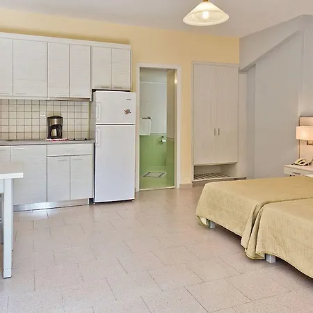 Popi Aparthotel 3*